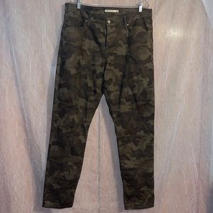 Levi’s 5 pocket gently worn 311 shaping skinny leg jeans